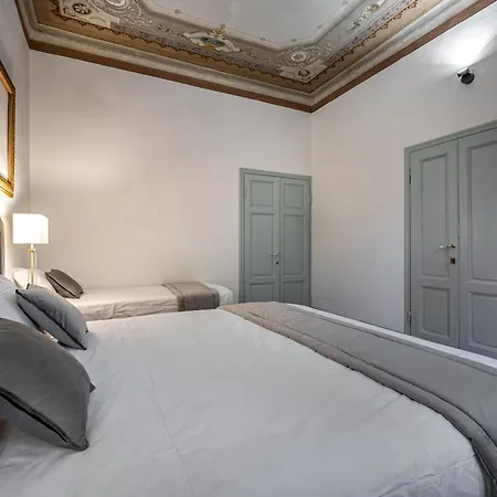 Yid Gramsci Appartement *