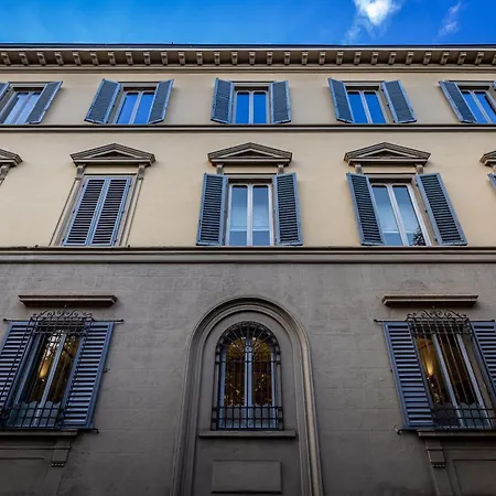 Yid Gramsci דירה *